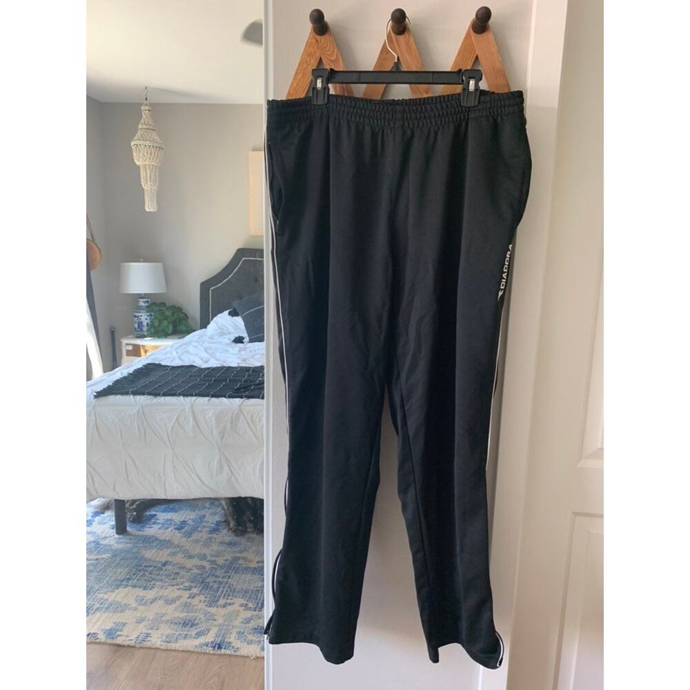 Men's Preowned Diadora Black Sweatpants SZ XL